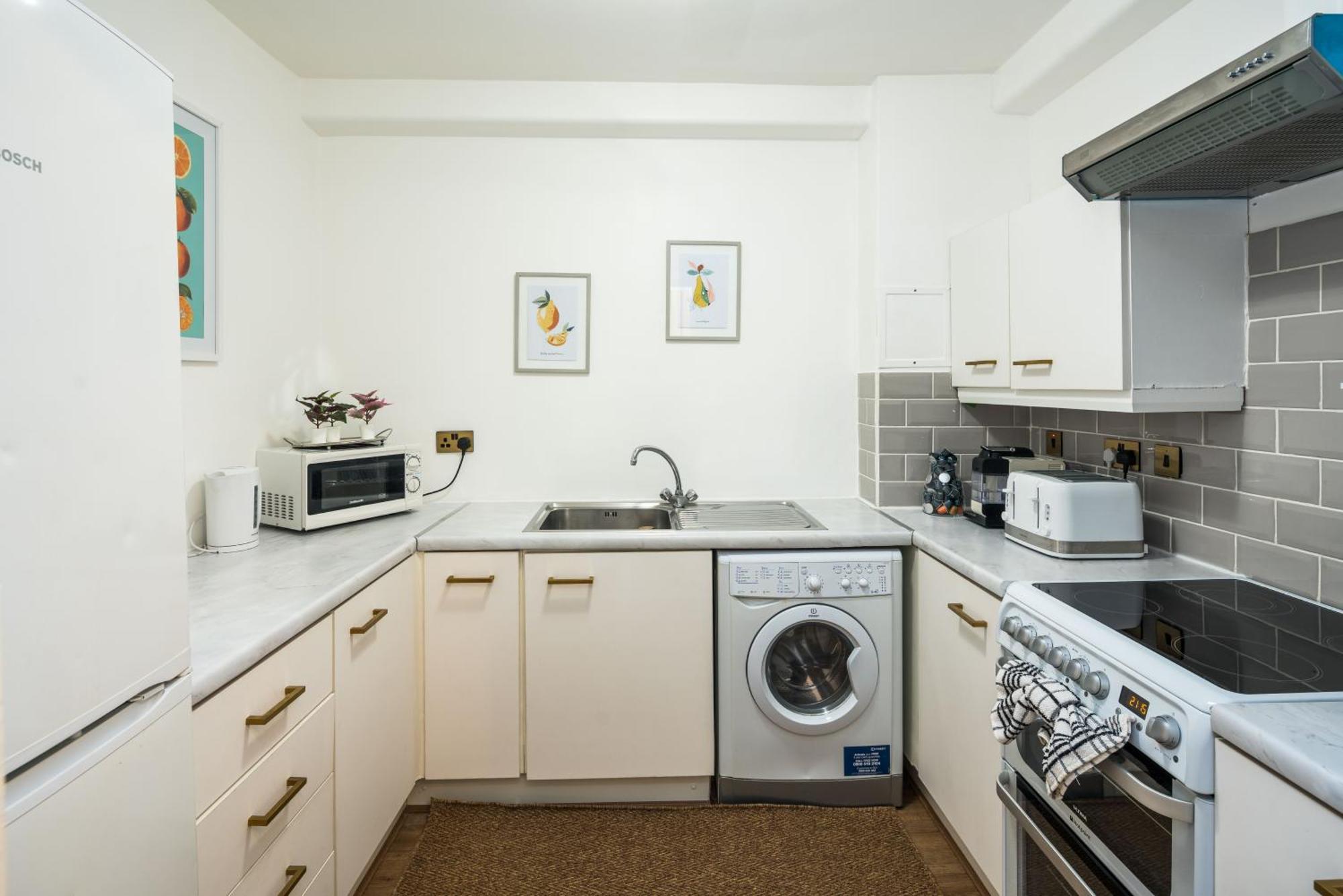 Charming Spacious 2Br Flat Near Station Plus Parking London Exterior photo